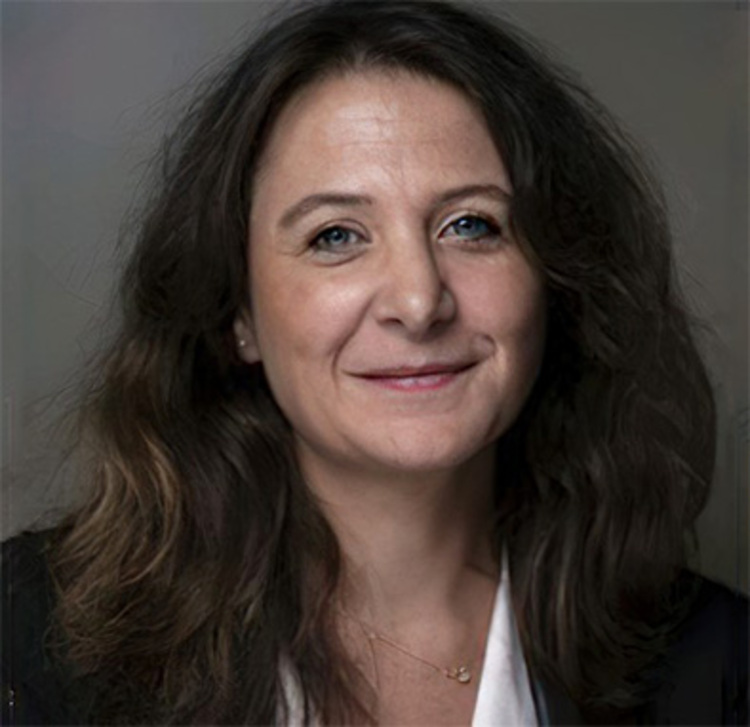 Portrait de Karine Toubiana-Senbel